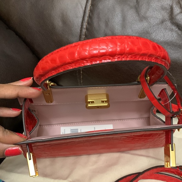 Tory Burch Lee Radziwill Petite Croc-Embossed Leather Bag - Picture 8 of 16